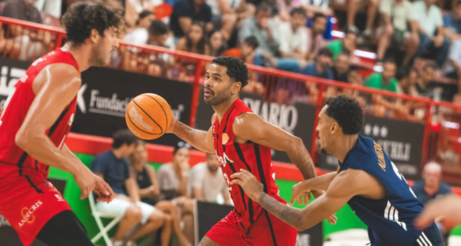 El Grupo Alega Cantabria abre la Liga con un triunfo por la mínima ante el Bàsquet Menorca (69-68)