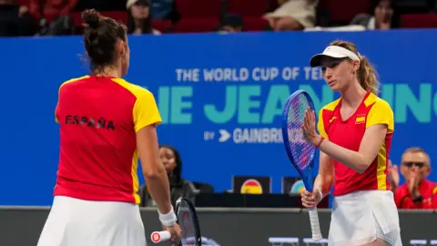 Cristina Bucsa y Sara Sorribes clasifican a España para las semifinales de la Billie Jean King Cup