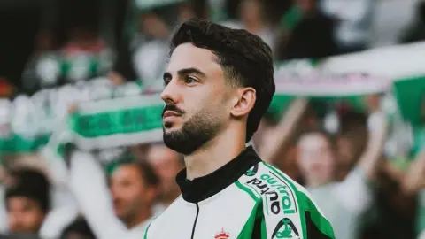 Andrés Martín vuelve al césped