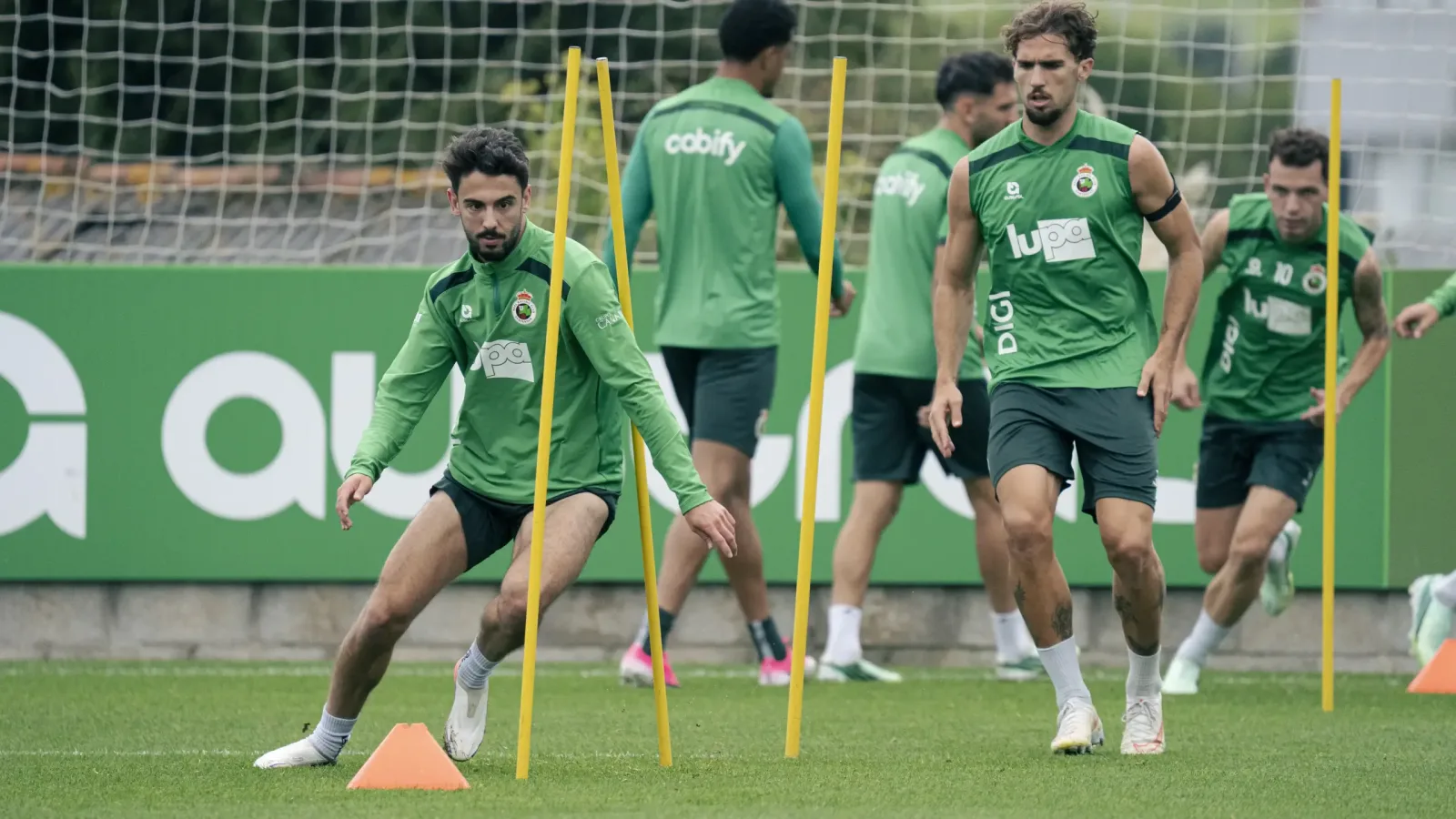"El Racing esta trabajando de forma concienzuda en mejoras la defensa"