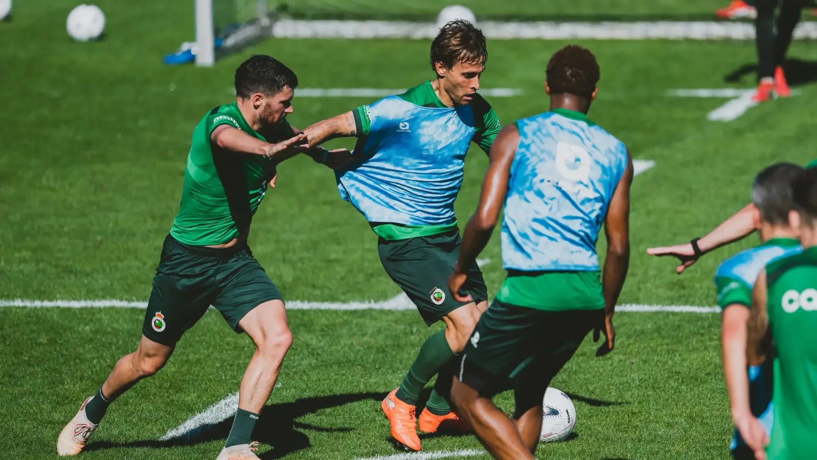 El Racing prepara la visita a Osasuna con Pablo Ramón y Eriksson en el trabajo de grupo