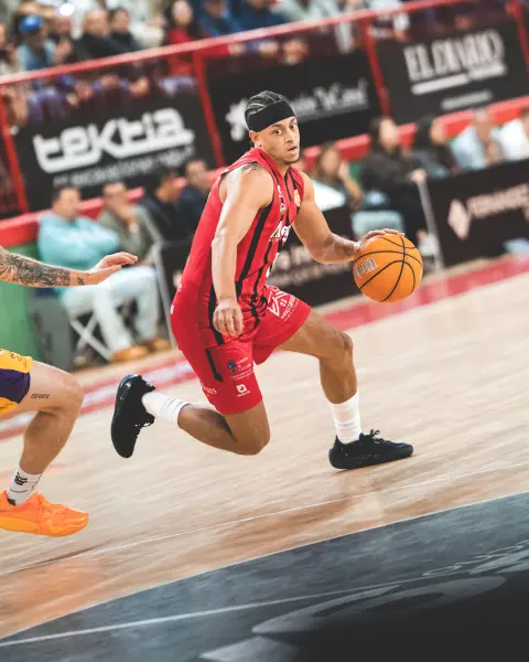 Kyler Jenkins, MVP y máximo anotador de Grupo Alega Cantabria durante el partido de Copa España contra Iberolea Palencia..