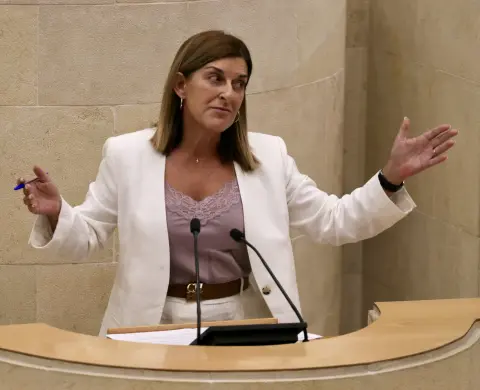 Buruaga y Revilla reaccionan al adelanto electoral